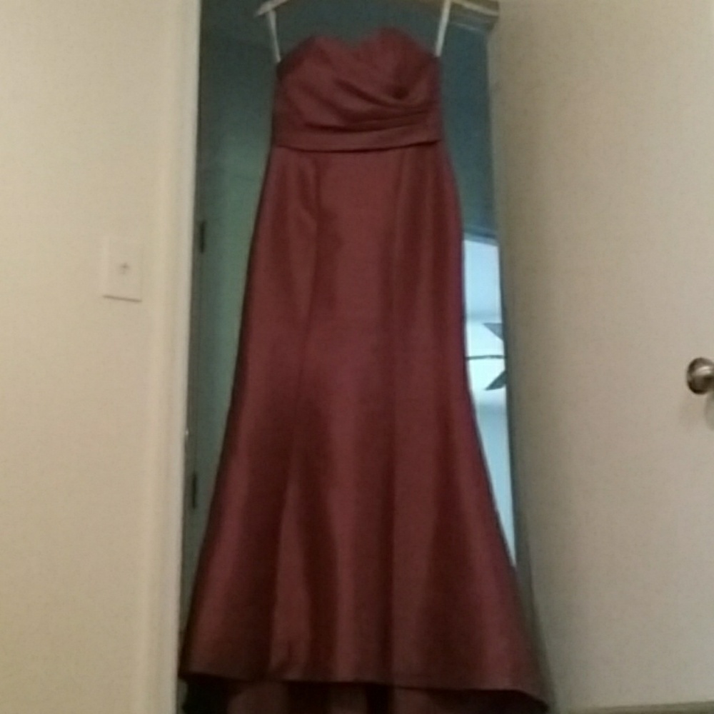 Formal mermaid gown with train